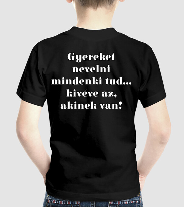  minta fekete pólón