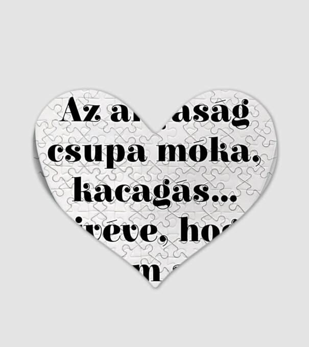  minta fehér pólón